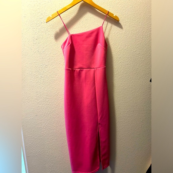Hot pink wedding guest dress - Picture 2 of 3